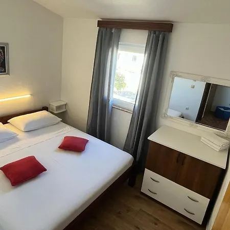 Seaside Secluded Kanica, - 24043 * Rogoznica (Sibenik-Knin)